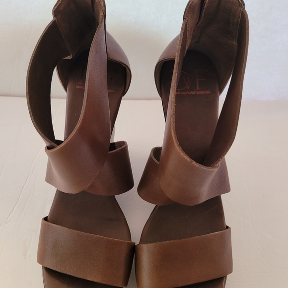 Diane von Furstenberg Opal Crisscross Wedge Sandal Sz 8.5 - Picture 12 of 12